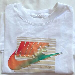 Nike swoosh 100% cotton tee. Youth M. Like new.